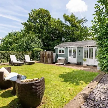 The Summerhouse, Countryside Retreat With Private Hot Tub Bridgnorth Exterior photo