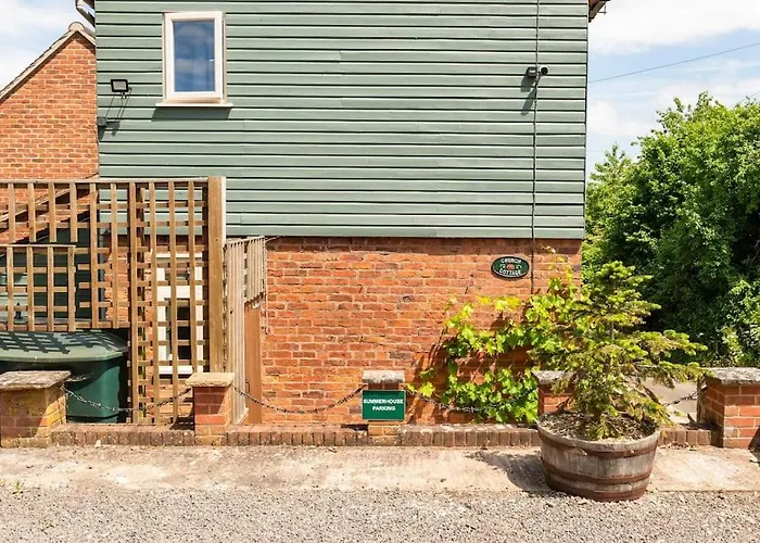 The Summerhouse, Countryside Retreat With Private Hot Tub