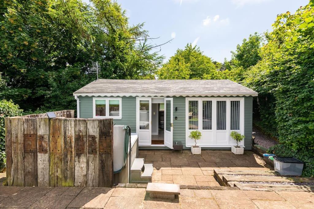 The Summerhouse, Countryside Retreat With Private Hot Tub