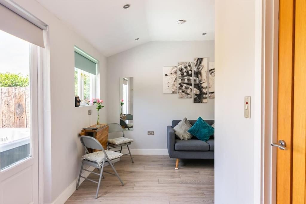The Summerhouse, Countryside Retreat With Private Hot Tub